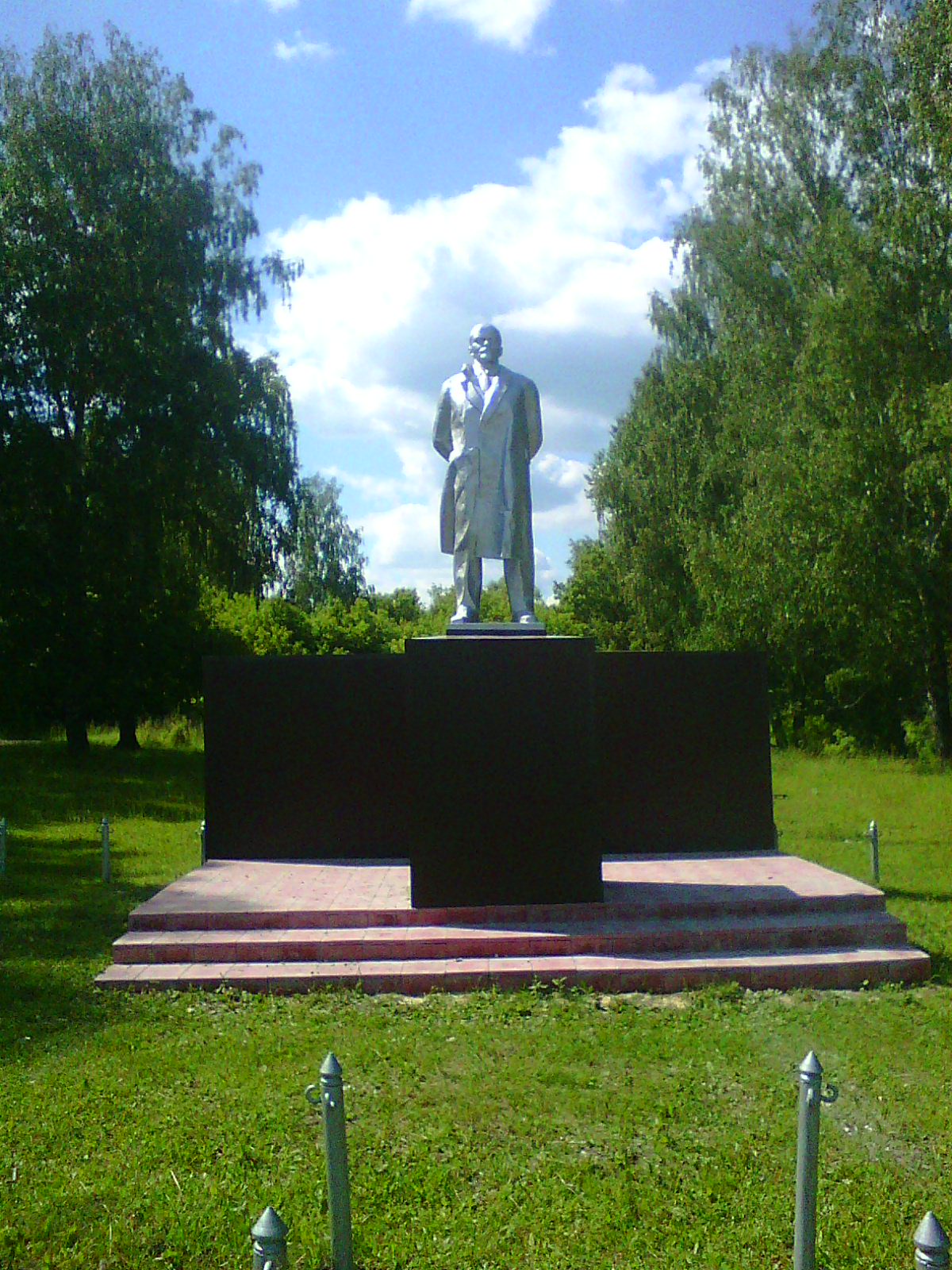 Памятник В.И.Ленина.